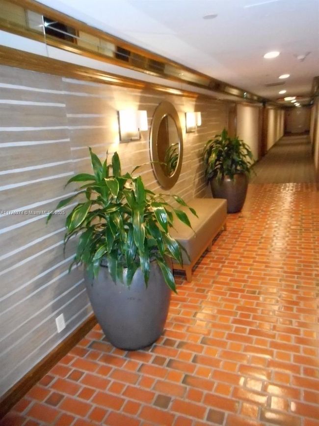 APT-2001 - 4000 Towerside Ter, Condo with 2 bedrooms, 2 bathrooms and null parking in Miami FL | Image 38
