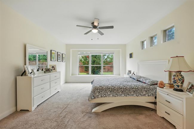 Primary large bedroom 1st story | Image 12