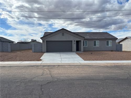 3327 N Central St, Kingman, AZ, 86401-3716 | Card Image