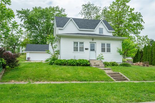 801 Siegel St, Tama, IA, 52339-1847 | Card Image