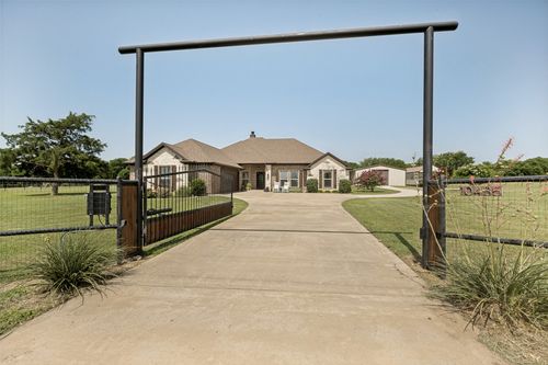 10485 Indian Trl, Sanger, TX, 76266-6208 | Card Image