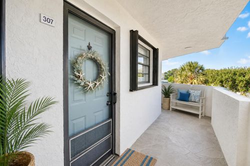 307-555 Banyan Tree Ln, Delray Beach, FL, 33483-5074 | Card Image