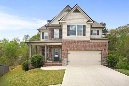 815 Broadwell Cir, Hoschton, GA, 30548-2052 | Card Image
