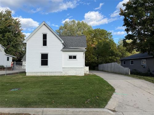830 Adams St, Lapeer, MI, 48446-1907 | Card Image