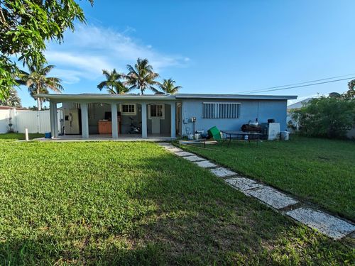 324 Mid Pines Road, PALM SPRINGS, FL, 33461 | Card Image