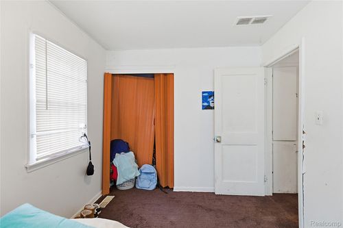6347 Plainview Ave, Detroit, MI, 48228-3973 | Card Image