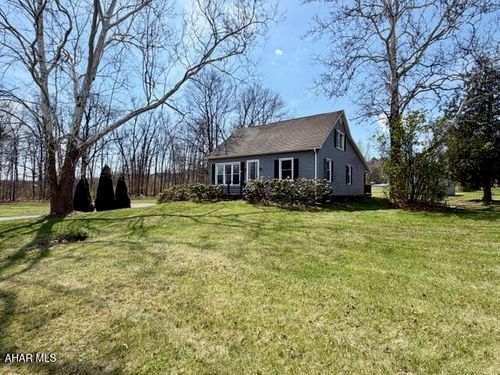 577 Quaker Valley Rd, New Paris, PA, 15554-9226 | Card Image