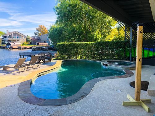 45 Lakeview Vlg, Montgomery, TX, 77356-5906 | Card Image