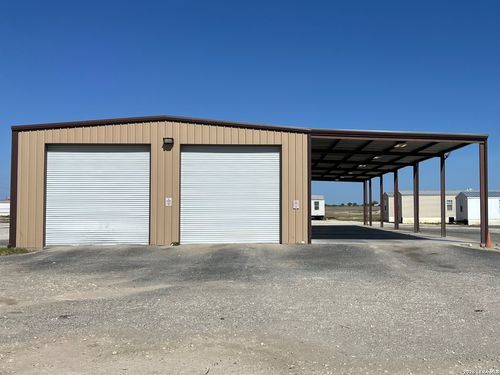 77 Monson Road, Carrizo Springs, TX, 78834 | Card Image