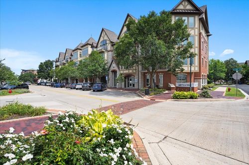unit-208-450 1st St, St. Charles, IL, 60174-2828 | Card Image