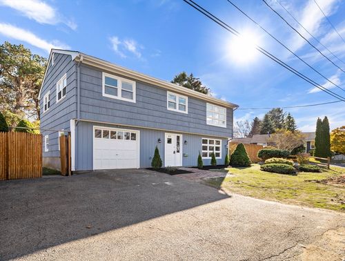 27 Hodgkins Rd, Rockport, MA, 01966-2046 | Card Image