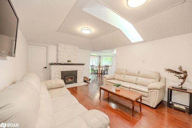 3923 Algonquin Ave, House other with 3 bedrooms, 2 bathrooms and 12 parking in Innisfil ON | Image 7