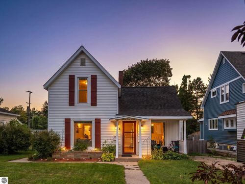 717 E Garfield St, Cadillac, MI, 49601-2021 | Card Image