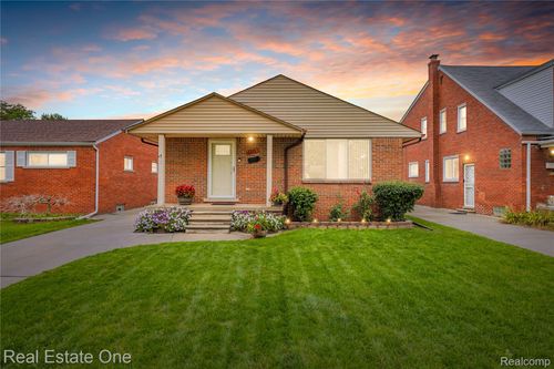 8335 Bernice, Center Line, MI, 48015-1604 | Card Image
