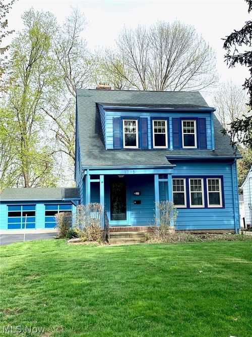 1715 Edgefield Rd, Lyndhurst, OH, 44124-2850 | Card Image