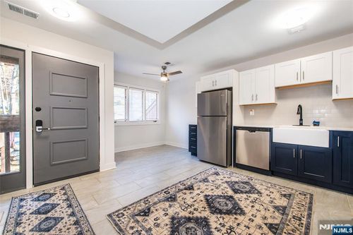 15 Village Way, Vernon, NJ, 07462-3106 | Card Image