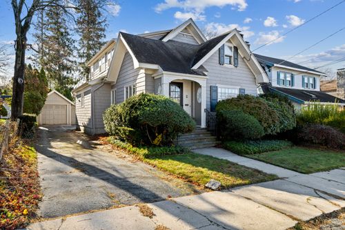 194 Thames St, New London, CT, 06320-3207 | Card Image