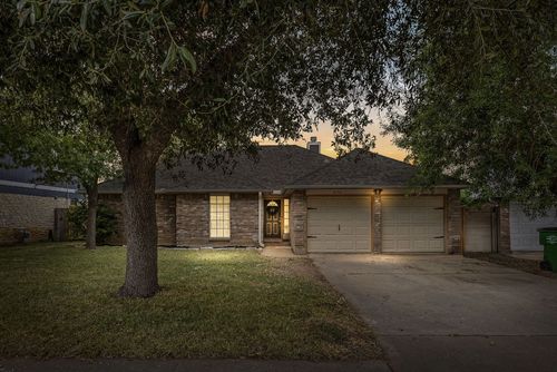 2112 Rosemary Ln, Round Rock, TX, 78664-7141 | Card Image