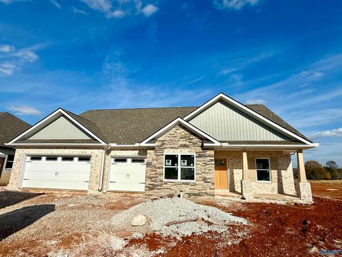 311 Wanto Ln, Huntsville, AL, 35811-1367 | Card Image