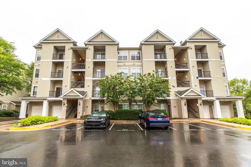 b-5121 Travis Edward Way, CENTREVILLE, VA, 20120-3065 | Card Image