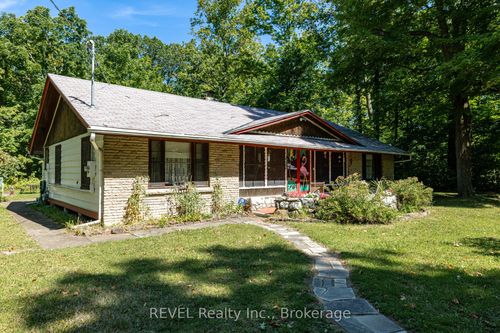3052 Maple Ave, Ridgeway, ON, L0S1N0 | Card Image