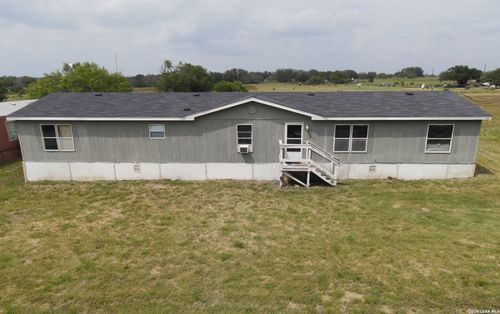 517 Corley Dr, Devine, TX, 78016-2719 | Card Image