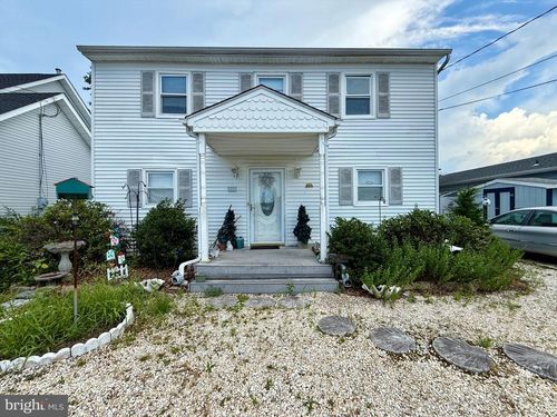 705 Roanoke Dr, Forked River, NJ, 08731-1939 | Card Image