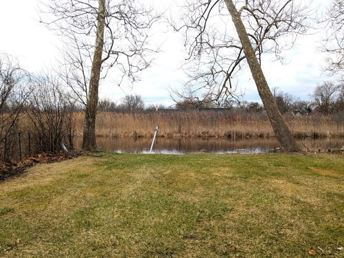 818 Sheridan Dr, Wauconda, IL, 60084-1350 | Card Image
