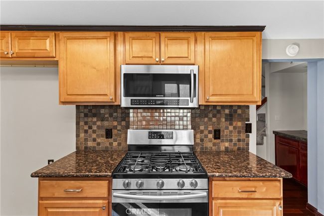 UNIT-13 - 8933 Willis Ave, Townhouse with 2 bedrooms, 3 bathrooms and 2 parking in Panorama City CA | Image 18
