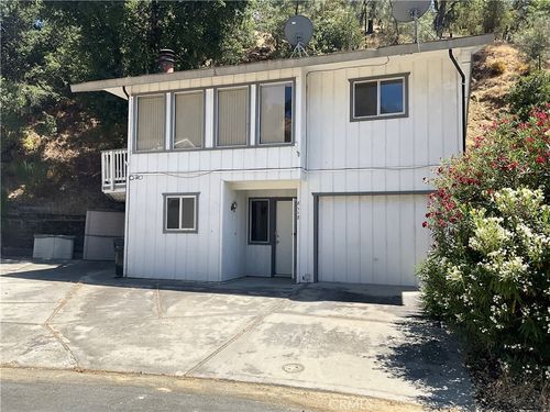 8118 Cove Ln, Bradley, CA, 93426 | Card Image