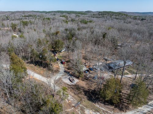 409 Ian Dr, Clifton, TN, 38425-3017 | Card Image