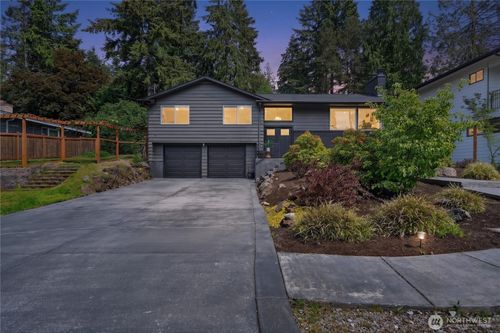 19927 89th Pl W, Edmonds, WA, 98026-6311 | Card Image