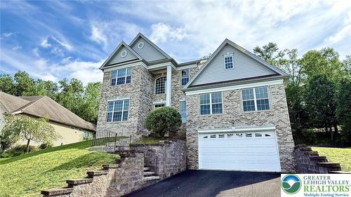 3171 Pine Valley Way, East Stroudsburg, PA, 18302-6704 | Card Image