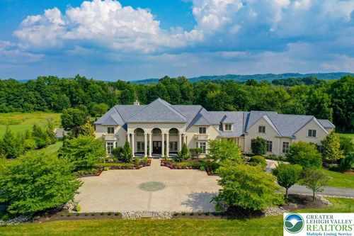 5044 Vera Cruz Rd, Center Valley, PA, 18034-8633 | Card Image