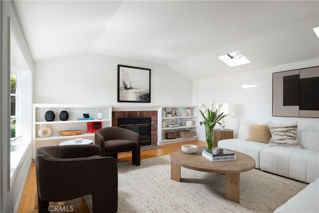 2130 Glenneyre St, House other with 2 bedrooms, 2 bathrooms and 2 parking in Laguna Beach CA | Image 9