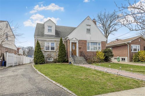 38 Borcher Ave, Yonkers, NY, 10704-2738 | Card Image