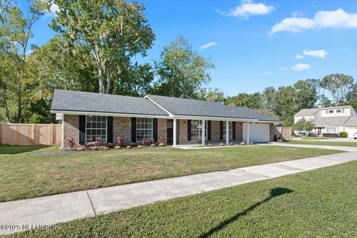 6698 Arrowroot Dr, JACKSONVILLE, FL, 32244-6010 | Card Image