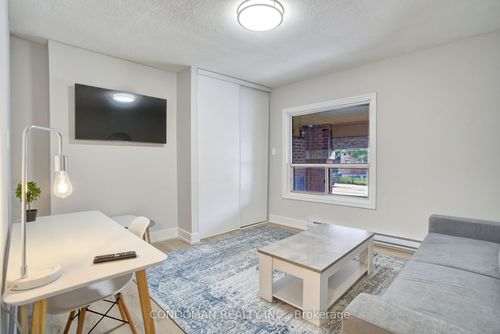 101-1371 King St W, Toronto, ON, M6K1H4 | Card Image