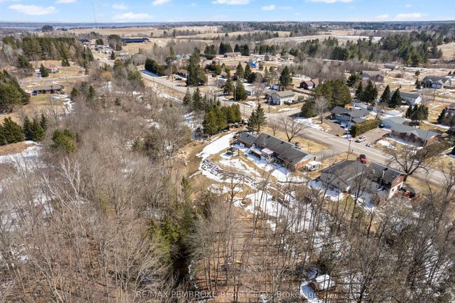 470 Forest Lea Rd, House other with 4 bedrooms, 2 bathrooms and 4 parking in Pembroke ON | Image 13