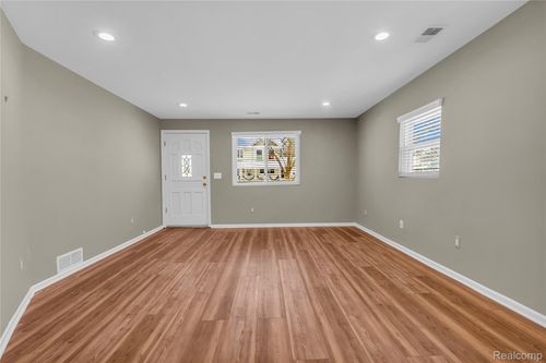 3320 Harvard Rd, Royal Oak, MI, 48073-6609 | Card Image