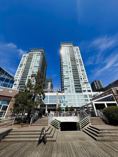 2108-908 Quayside Dr, New Westminster, BC, V3M0L4 | Card Image