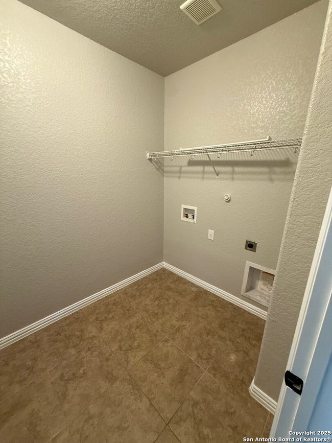 10717 Barnsford Ln, House other with 4 bedrooms, 4 bathrooms and null parking in Helotes TX | Image 33