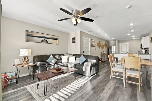 1-3111 S Vineyards Ter, Branson, MO, 65616-4294 | Card Image