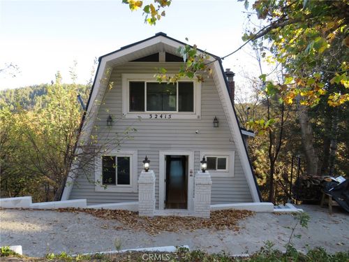 32415 Scandia Dr, Running Springs, CA, 92382-7518 | Card Image