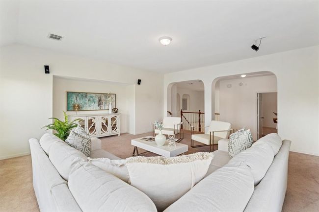 Perfect for everyday living or weekend hangouts. | Image 23