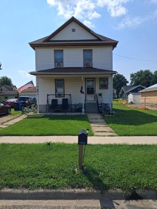 263 S Water Ave, New Hampton, IA, 50659-1402 | Card Image