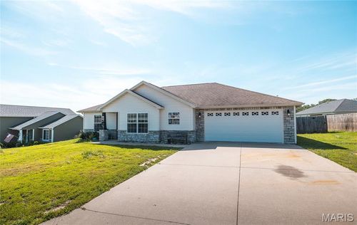111 Brush Creek Pkwy, Saint Robert, MO, 65584-9516 | Card Image