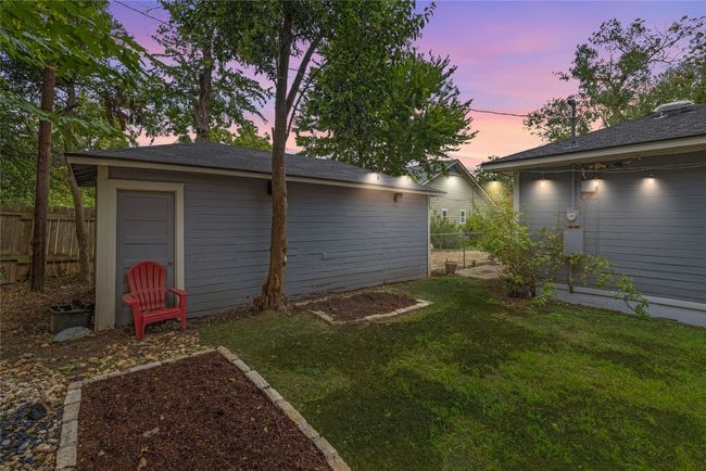 Enjoy twilight evenings in your private feeling backyard! | Image 33
