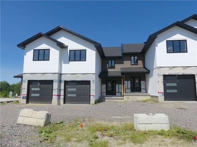 Executive Townhome with modern design! | Image 2