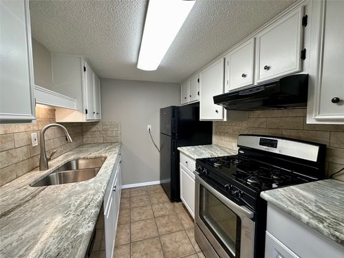 apt-515-1800 Lavaca St, Austin, TX, 78701-1300 | Card Image